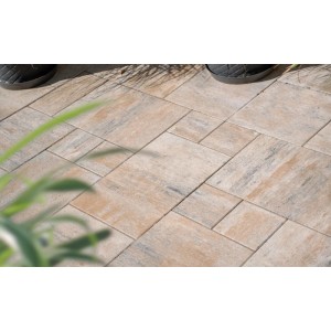 Diephaus Daras Terrassenplatten in Muschelkalk Mehrformat. Beige-graue Platten mit feiner Oberfläche für Terrasse & Wege.