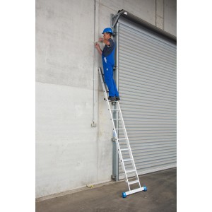 Krause Stabilo Anlegeleiter mit 12 Stufen im Einsatz: sicherer Stand für Arbeiten in der Höhe.