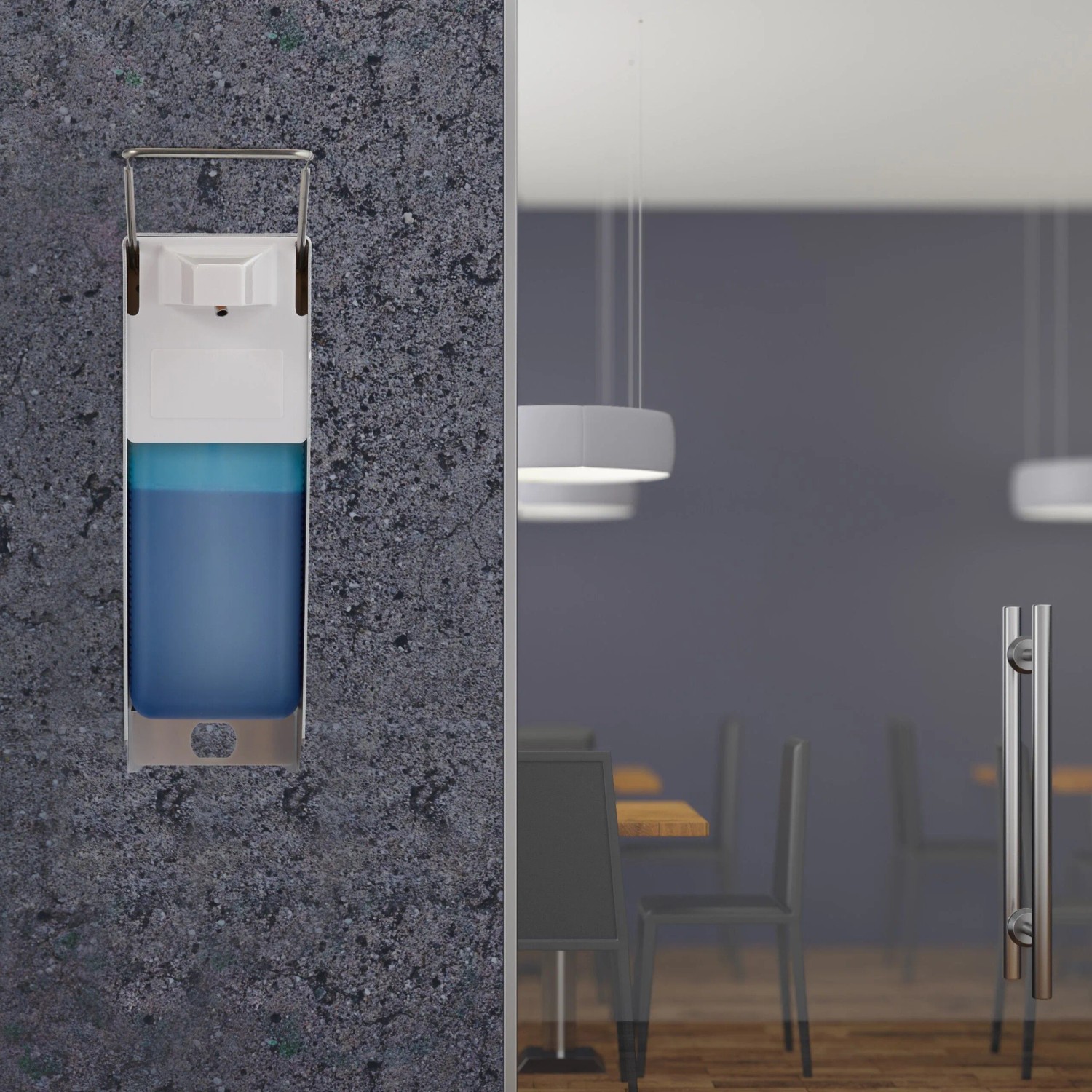 Silber-weißer Wand-Desinfektionsspender mit Hebel, gefüllt mit blauer Flüssigkeit. Hygienische Anwendung in Praxis, Büro, Gastronomie.