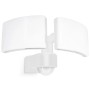 Weißer SSC-LUXon LED Außenstrahler NORSU mit Bewegungsmelder, Doppelkopf. Lampe für den Außenbereich.