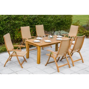 7-teiliges Gartenmöbel-Set Capri aus Akazienholz mit Doppelausziehtisch und Polyrattan-Sesseln.