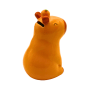 Gelbe Keramik-Capybaraspardose mit Münzschlitz, Gummistopfen und lächelndem Gesicht. Ideal für Kinder.