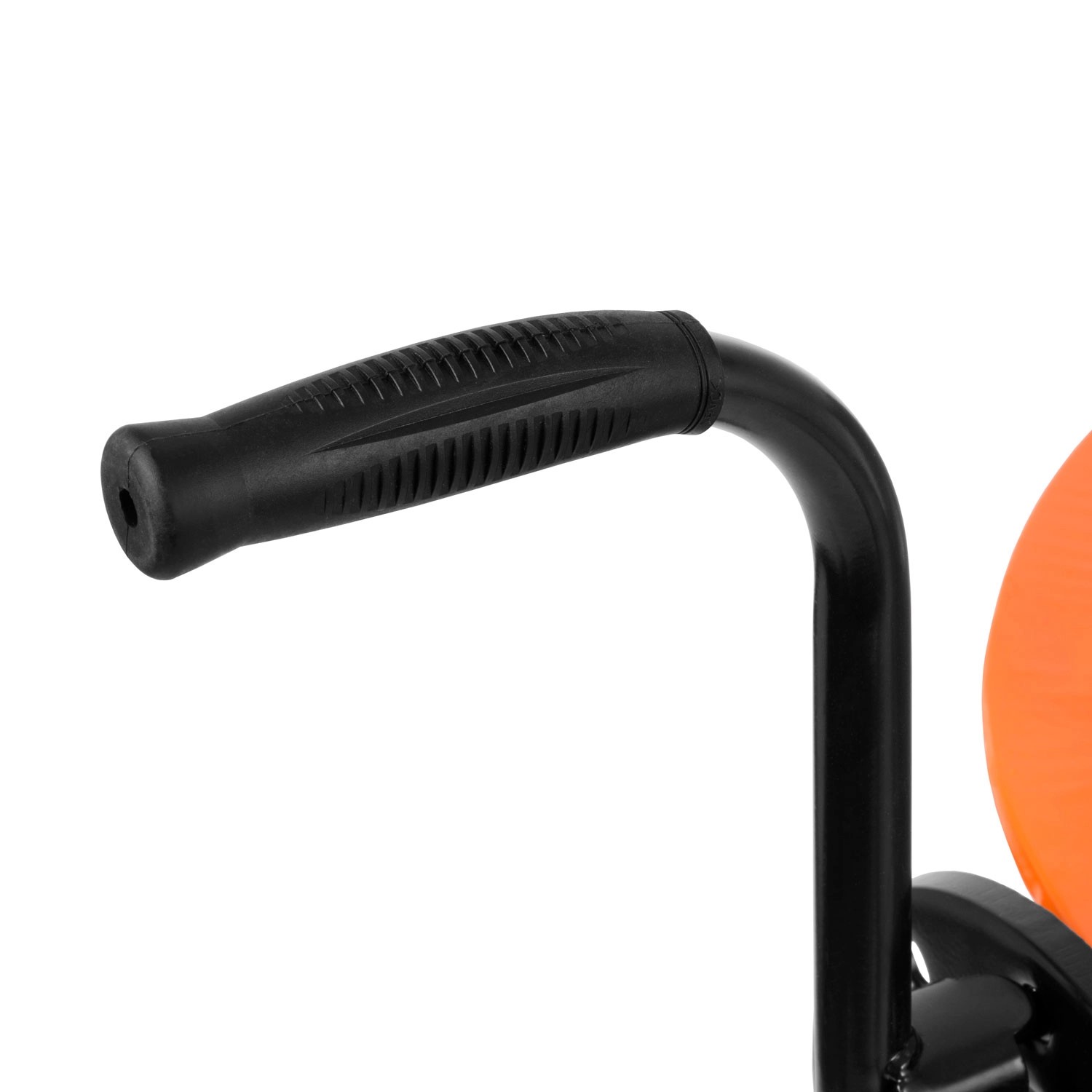 Detailaufnahme: Griff des EBERTH 65L Betonmischers, Baumaschine mit schwarzem Griff.