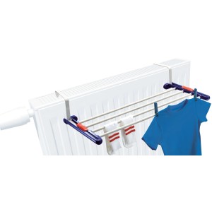 Leifheit Universaltrockner Quartett am Heizkörper mit Wäsche, ideal für kleine Wäschestücke.