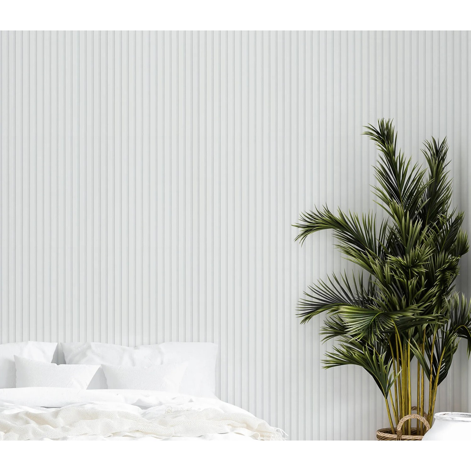 Weiße Marburg Vliestapete GZSZ mit Streifen-Design im Schlafzimmer.