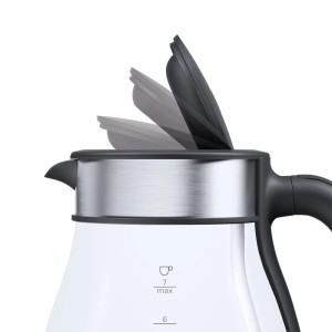 Kenwood Glas Wasserkocher ZJG112CL mit transparentem Korpus. Der Deckel öffnet sich, gebürstetes Metall, schwarzer Griff.