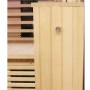 Detailansicht der Dewello Infrarotkabine Kingston aus Hemlock-Holz mit Glastür.
