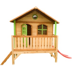 Axi Stef Spielhaus aus Holz mit roter Rutsche, braun und grün, mit Veranda und Leiter.
