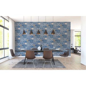 Tadessi Vliestapete Fliesenoptik in Blau und Creme. Dekorative Tapete mit Mosaikmuster im modernen Esszimmer.