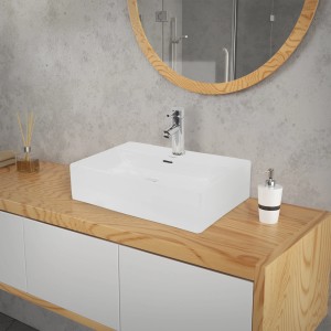 Eckiges, weißes ECD Germany Aufsatzwaschbecken aus Keramik (515x360x130 mm) im modernen Badezimmer.