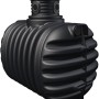 Schwarzer 4rain Compact Erdtank 2.650 l mit Domschacht und Tankabdeckung.