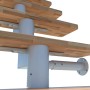 Detailansicht der weißen Minka Mittelholmtreppe Comfort Top mit Buchenholzstufen.