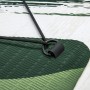 Detailaufnahme: Bestway Hydro-Force SUP River Board, grüne Anti-Rutsch-Fläche mit Seilbefestigung.