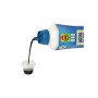 Compo Bio Universaldünger Aqua Depot, 1 l Flasche beim Ausgießen in Dosierkappe.