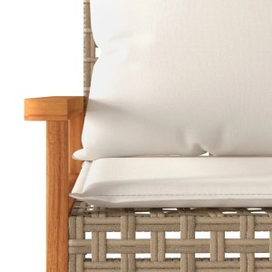 Detailansicht der beigen VidaXL Gartenbank aus Rattan und Akazienholz mit cremeweißen Kissen.