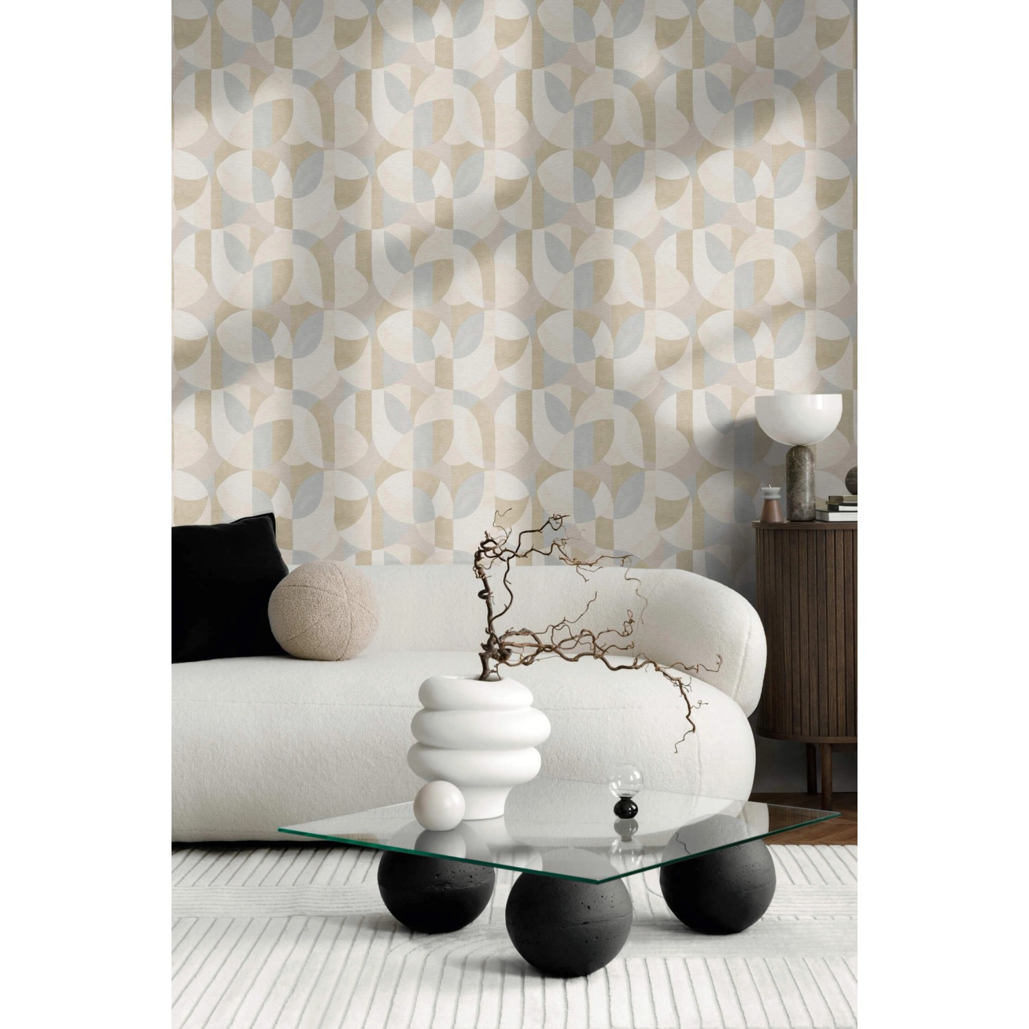 PROFHOME Retro Tapete mit grafischem Muster in Grau, Creme-Weiß und Beige im Wohnraum.