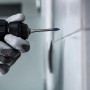 Bosch Expert Hard Keramikbohrer Hex-9, 12mm, im Einsatz an Fliese.