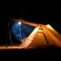 Gelbes Zelt mit Arbeitsleuchte COB-LED im Dunkeln, Kategorie: Taschenlampen.
