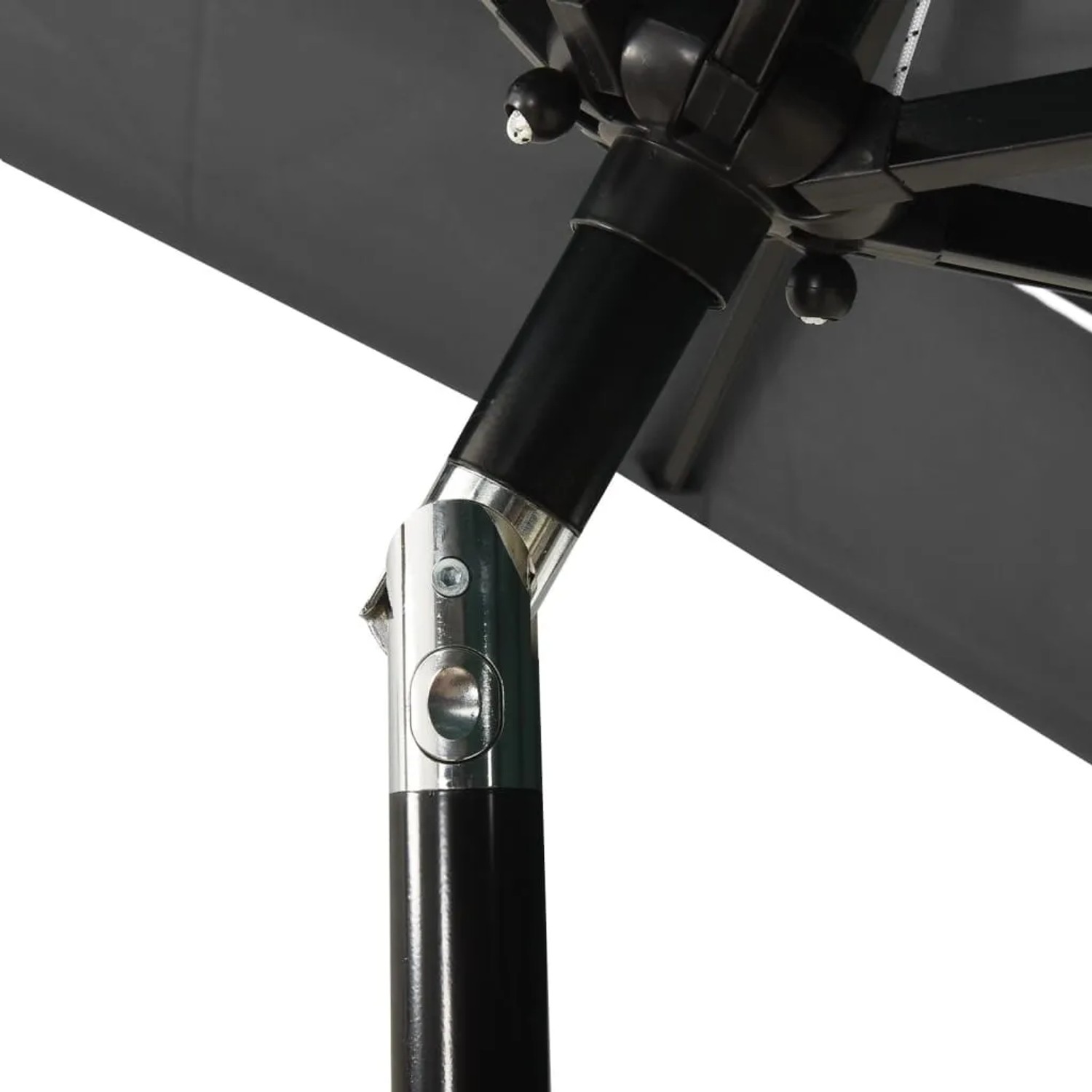 Detailaufnahme: Anthrazitfarbener furnicato Sonnenschirm mit Aluminium-Mast.
