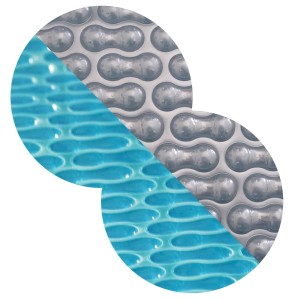 Detailaufnahme einer Solarplane: blau und silberfarben, mit Geobubble-Technologie für Pool Wärmeisolation.