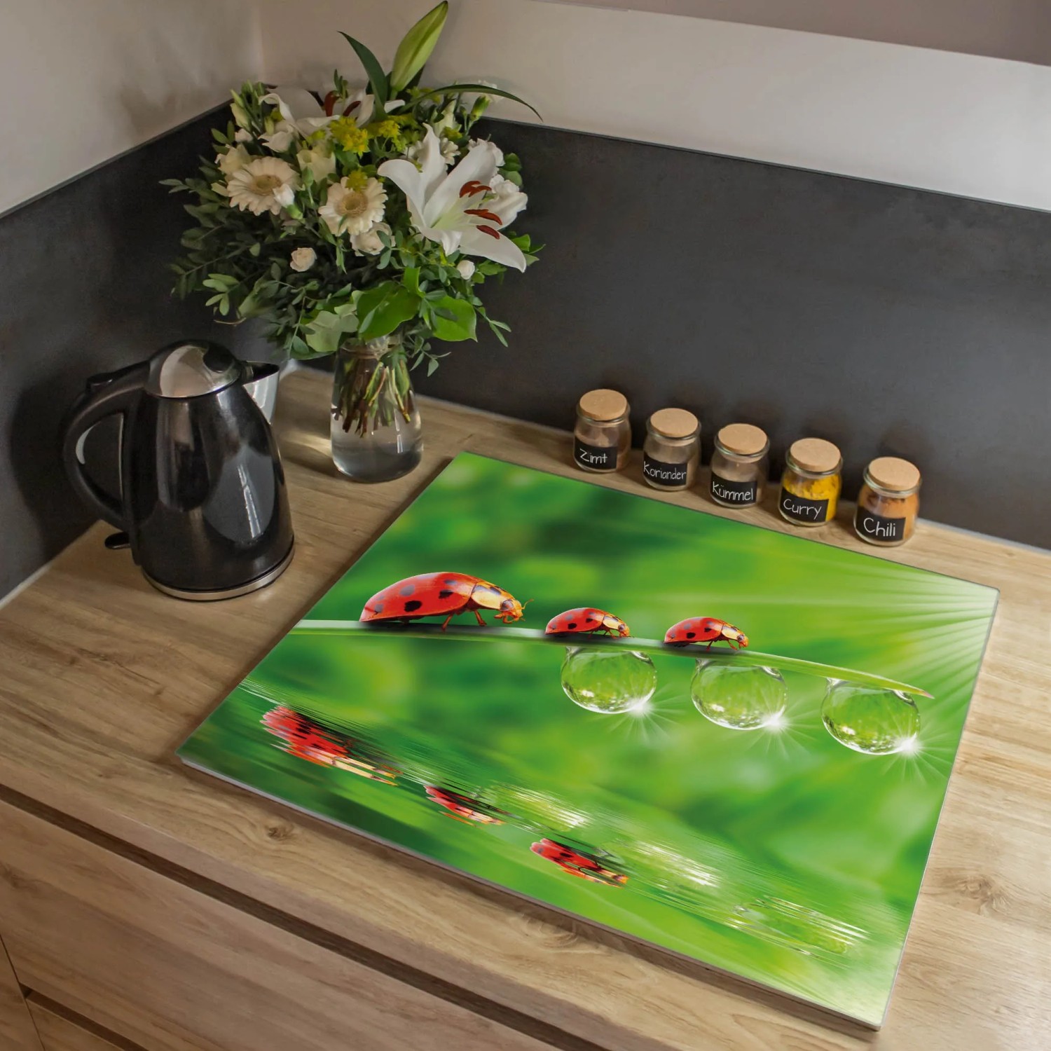 Banjado Herdabdeckplatte Glas mit Marienkäfer-Motiv, 60x52 cm, auch als Schneidebrett nutzbar.