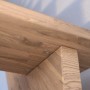 Detailaufnahme: Trittstufe und Wange der Lindos Eiche Treppe mit Design-Geländer.