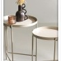 Beistelltisch 2er Set aus Eisen in Sandfarben, modernes Design mit drei Beinen.