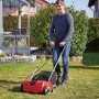 Einhell Elektro-Vertikutierer GC-SA 1231/1 im Einsatz auf Rasenfläche.