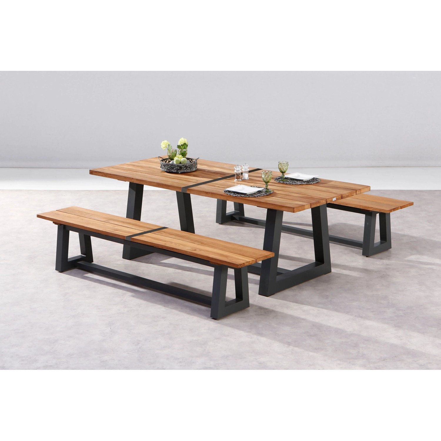 Gartenbank Campione, 220 cm, Anthrazit/Teakholz FSC®, mit Tisch und Bankgruppe.