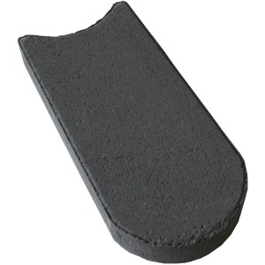 Anthrazitfarbene Mähkante klein (24x12x4,5 cm) aus Beton für Raseneinfassungen.