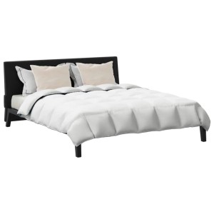 Weißes vidaXL Winterbettdecken-Set mit Kissen (3-teilig) auf einem Bett.