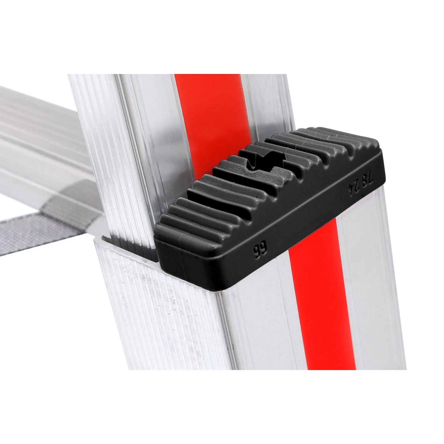 Detailaufnahme: Rutschfester Fuß einer Hymer Treppenstehleiter Teleskopleiter.