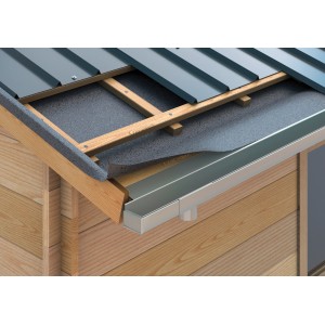 SDF Kastenrinne RG70 aus Aluminium in Natur, montiert an einem Dach.