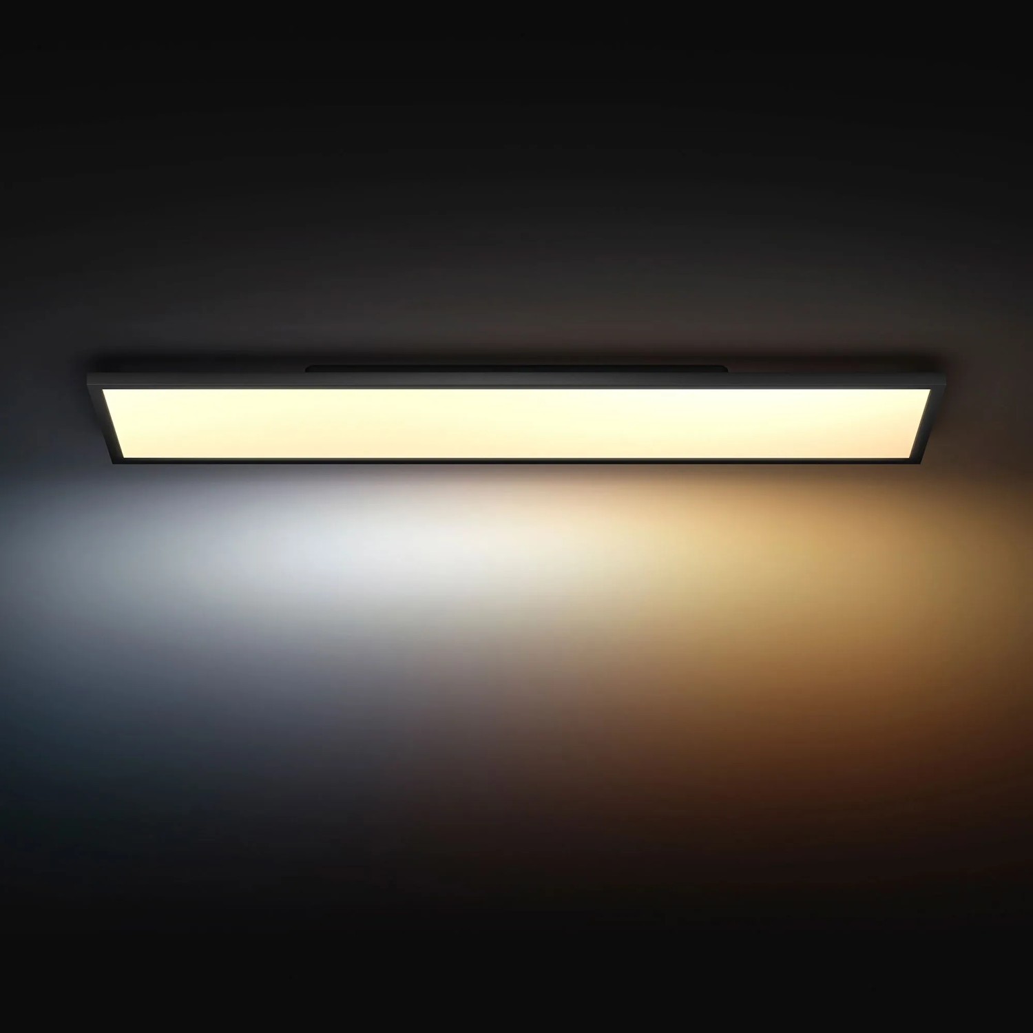 Schwarze Philips Hue Aurelle LED-Panelleuchte, 120x30 cm, mit warmweißem bis kaltweißem Licht.