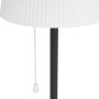 Detailaufnahme: EGLO Solar LED Stehleuchte SCORDIANO, weißer Schirm, schwarzer Ständer, Zugschalter.