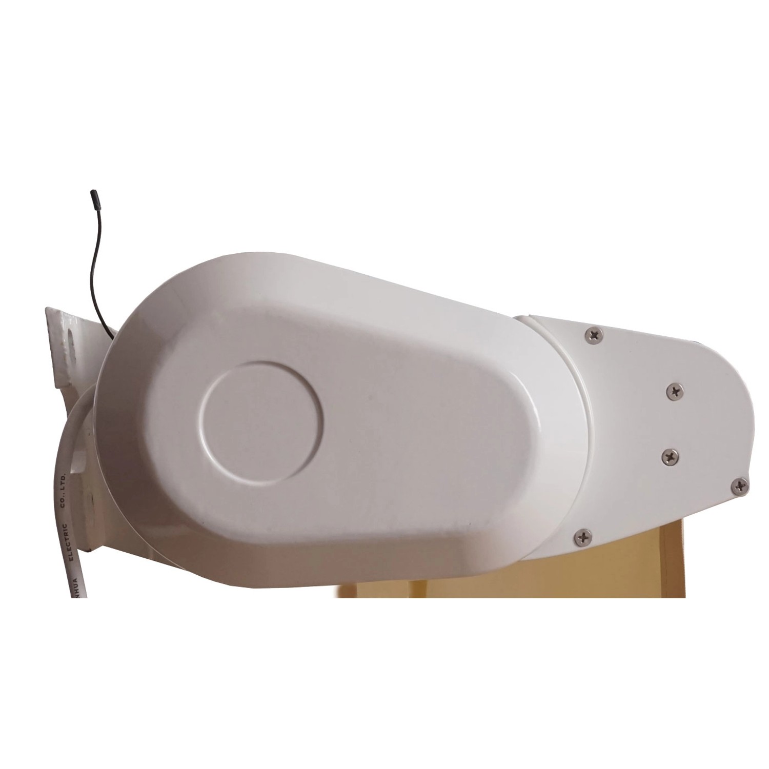 Detailaufnahme der weißen MCW Kassettenmarkise. Gehäuse und Motor der Markise.