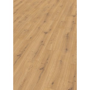 Egger NatureSense Aqua Laminat, 10 mm, wasserfest, braune Eichenholz-Optik, verlegt.