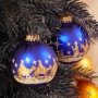 Blaues 4er-Set Krebs Glas Lauscha Weihnachtskugeln 'Bethlehem' (7cm) am Weihnachtsbaum.