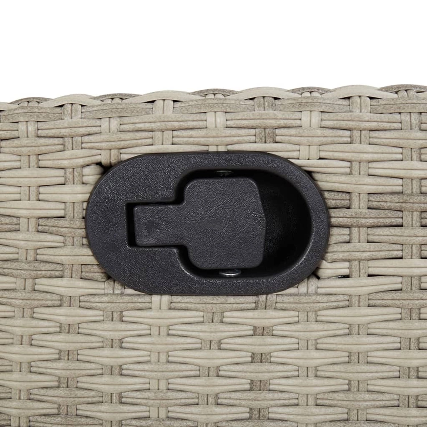 Detailaufnahme: Verstellmechanismus eines hellgrauen Poly Rattan Gartenstuhls der vidaXL Essgruppe.