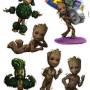 Komar Wandtattoo "I Am Groot!" mit verschiedenen Groot-Motiven in Braun und Grün, 50x70 cm.