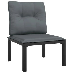 Gartenstuhl aus dem vidaXL Lounge-Set, schwarz, mit grauem Kissen. Gartenmöbel für Terrasse und Balkon.