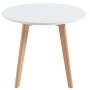 Runder weißer Kindertisch Louloune mit hellen Holzbeinen im skandinavischen Design.