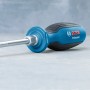 Detailaufnahme Schraubendreher aus dem Bosch Akku-Bohrschrauber Set, blau/schwarz.