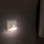Eckiges LED-Nachtlicht mit Bewegungssensor, 0,6 W, für die Steckdose.