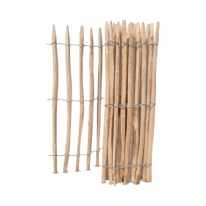 Stiltreu Staketenzaun aus Kastanie, 120cm hoch, Lattenabstand 6-7cm. Ideal als Gartenzaun.