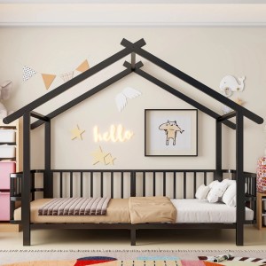 Schwarzes Metall Hausbett 90x200 cm mit Sicherheitsgitter im Kinderzimmer. Offene Dachkonstruktion.