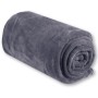 Gerollte, anthrazitfarbene Mikrofaser Decke (150x200 cm) von Bestgoodies.