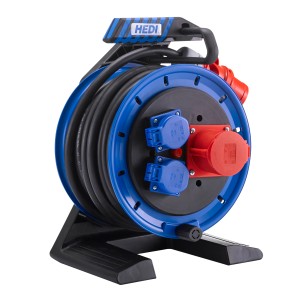Blaue HEDI Drehstrom Kabeltrommel mit 20m Kabel, CEE Stecker und Schutzkontakt-Steckdosen.