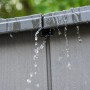 Detailaufnahme: Graues Lifetime Gerätehaus Idaho mit Regenablauf.