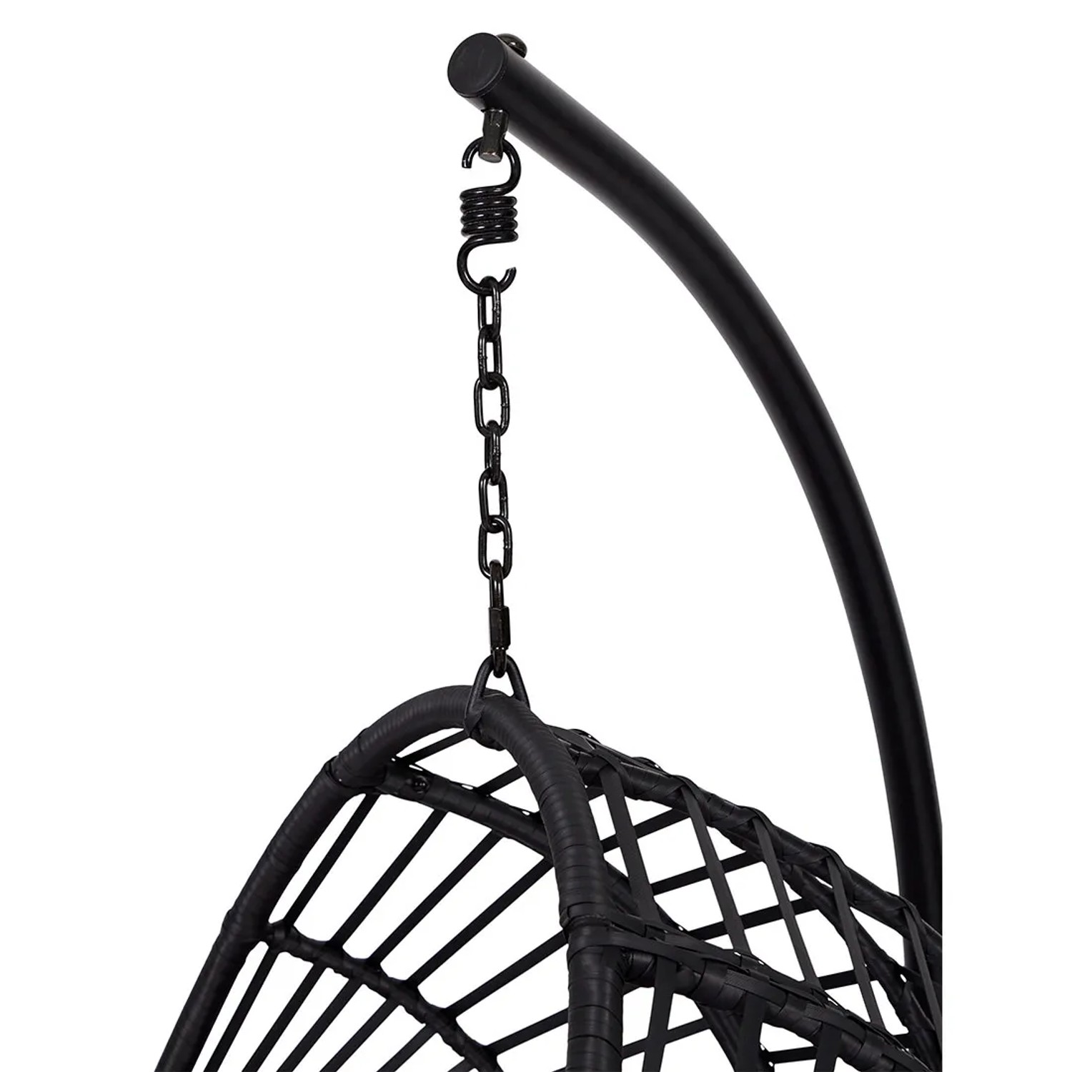 Detailaufnahme: Schwarzer Hängesessel Armin mit Kissen, Korbdesign und Metallrahmen.
